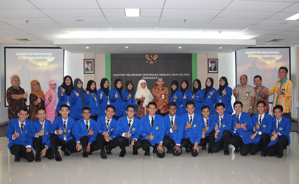 Pengalaman Mahasiswa PKN STAN: Adaptasi dari Lulusan SMK hingga Lulus Cumlaude