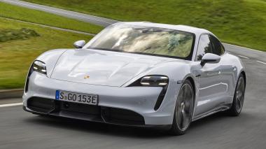 Integrasi Mode Berkendara dalam Antarmuka Digital Porsche