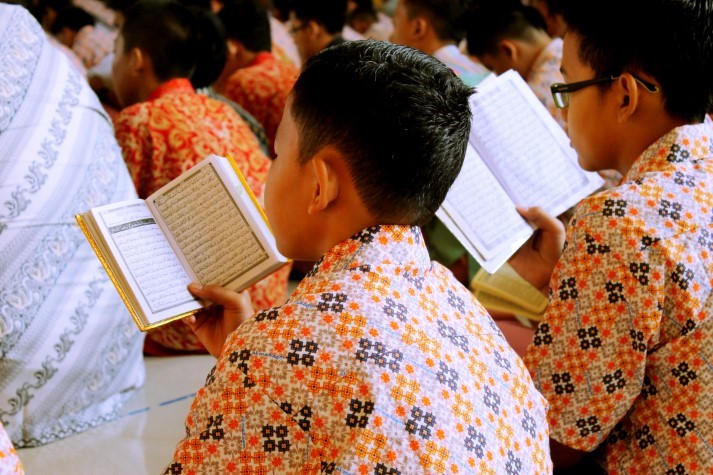 Peran Pendidikan Agama dalam Mengatasi Perilaku Negatif Siswa di Sekolah dan Pesantren