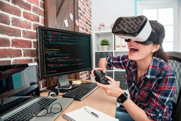 Meningkatkan Popularitas Game Anda di Sosmed: Peran Rajakomen.com untuk Para Game Developer