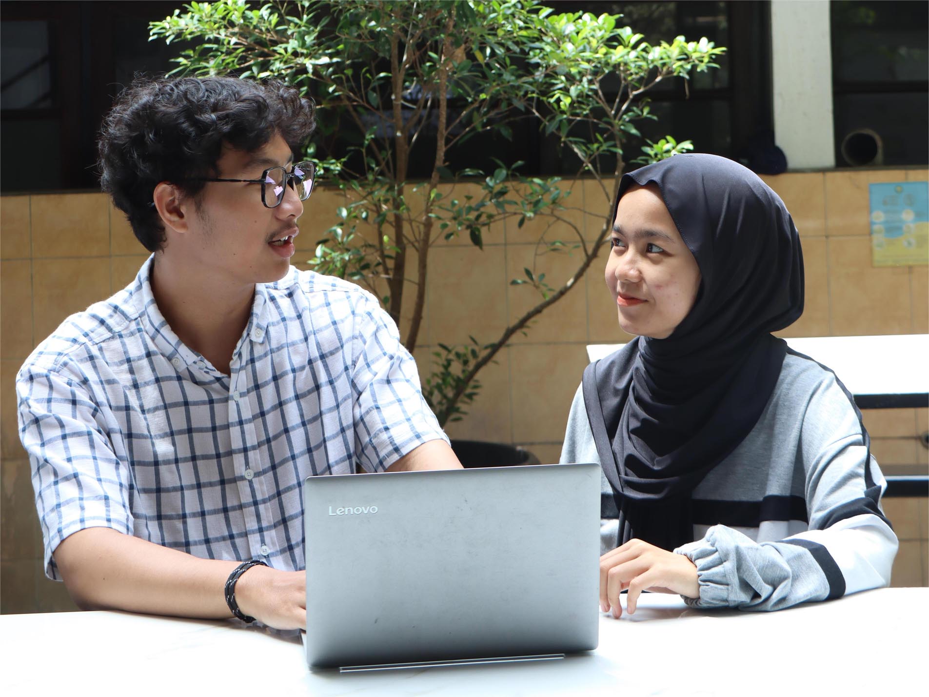 Biaya Kuliah Sistem Informasi S1 Hanya 5,5 Juta Per Semester Serta Peluang Mendapatkan Beasiswa Unggulan