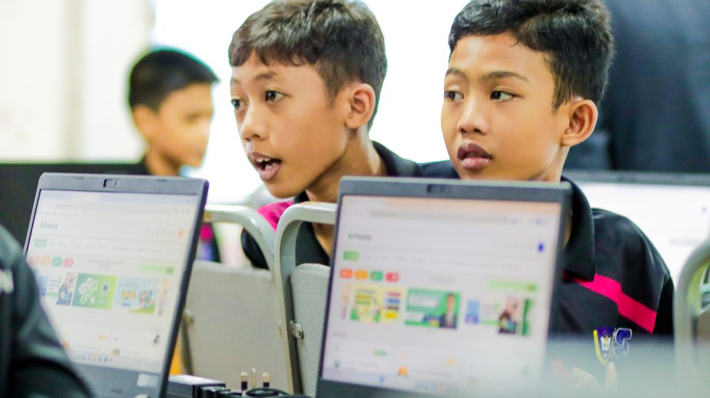 Rajakomen.com: Solusi Terbaik untuk Edukasi Konten Kreatif di Sosmed