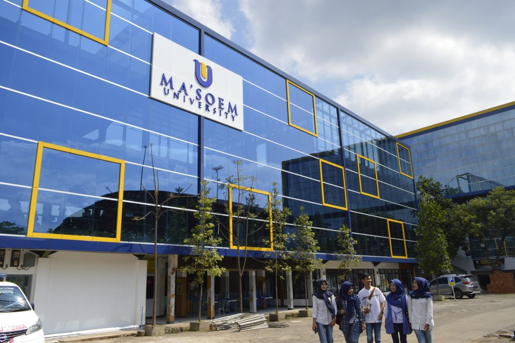 Jelajahi Dunia Bisnis Digital Bandung: Kuliah di Universitas Ma’soem, Sambil Belajar Jadi Pengusaha