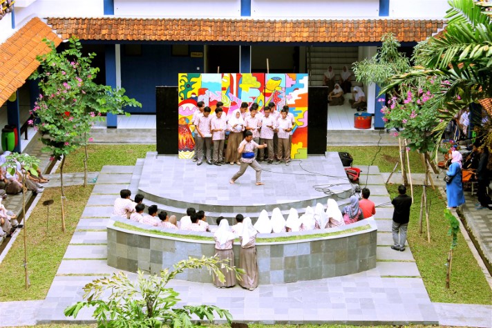 Rahasia Kesuksesan Al Masoem: 58% Siswa SMA Ini Menuai Hasil Gemilang dengan Diterima di PTN!
