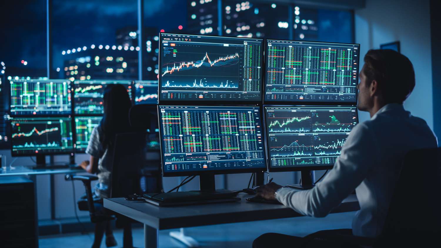 Meningkatkan Strategi Promosi di Sosmed Melalui Rajakomen.com untuk Review Broker Lokal
