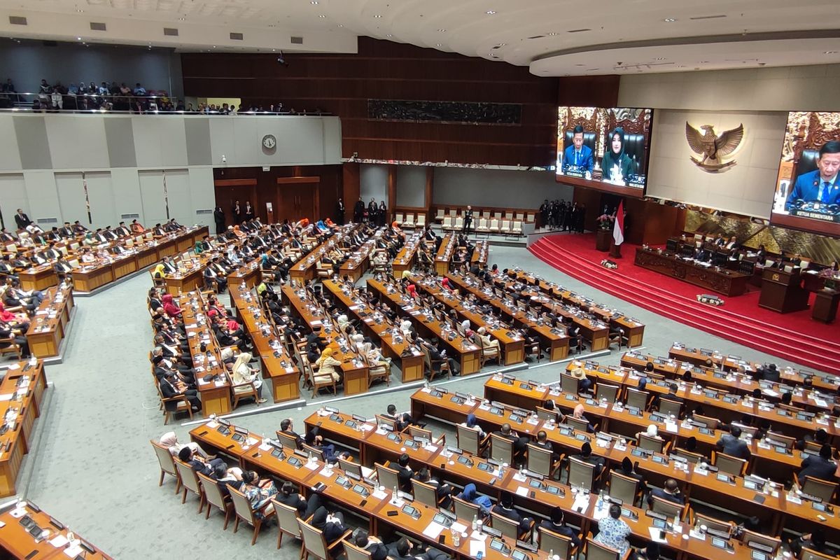 Analisis Latar Belakang Sosial-Ekonomi dan Pendidikan Anggota DPR Periode 2025-2030