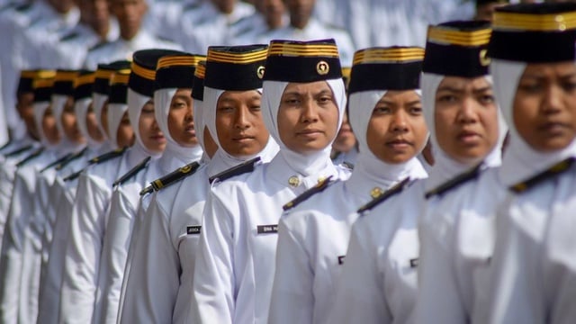 Biaya Pendidikan IPDN: Biaya Tambahan seperti Seragam dan Buku
